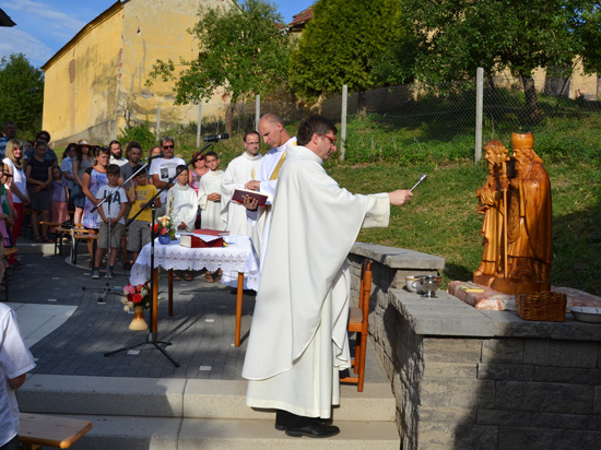 Svěcení nových soch Chrudichromy